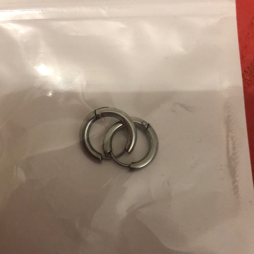 Earrings hoop